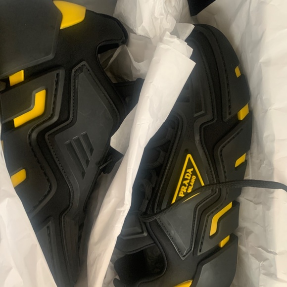 Prada 100% Authentic Item. Women shoe size 8 1/2. Men 5 1/2. From Parada store. - Picture 4 of 13